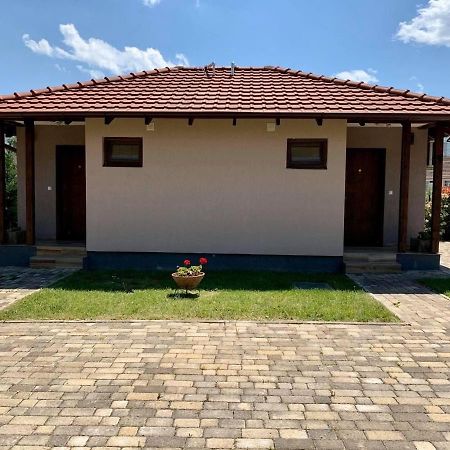 סקופיה Konak Nestor Bungalows מראה חיצוני תמונה