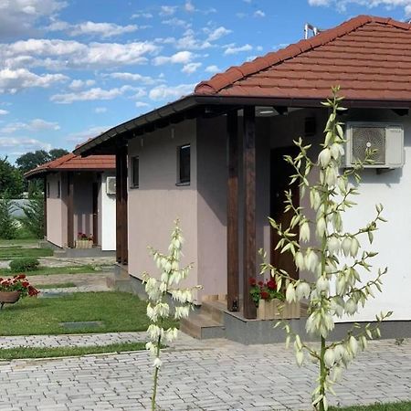 סקופיה Konak Nestor Bungalows מראה חיצוני תמונה